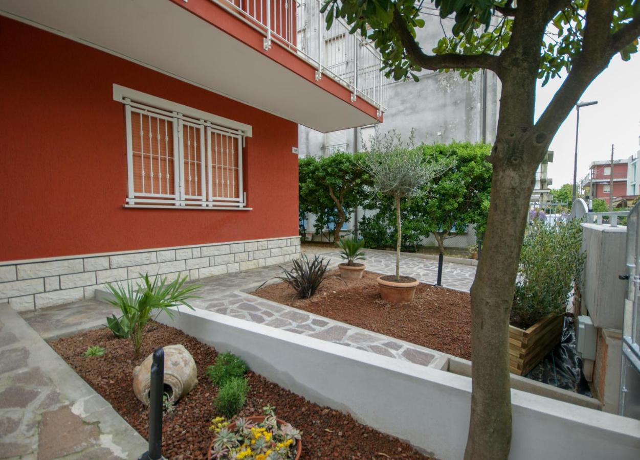53 Trilocale con giardino - B&B