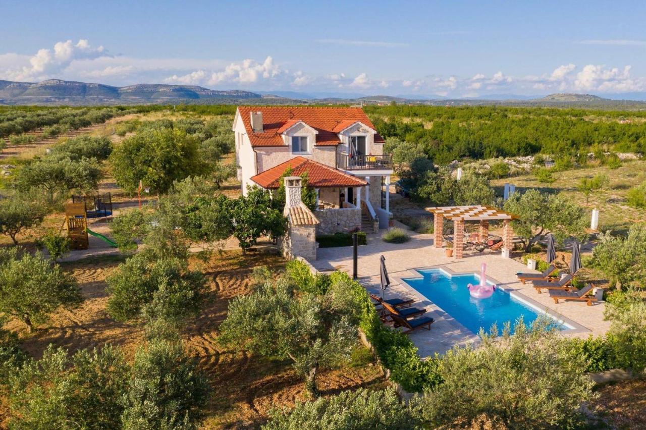 MY DALMATIA - Authentic Villa Storia with private heated pool - B&B Velika Čista