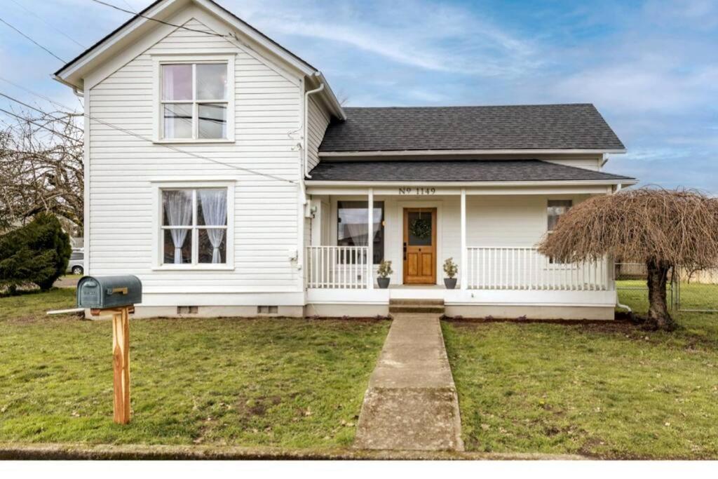 Viola's Farmhouse - Bed and Breakfast McMinnville