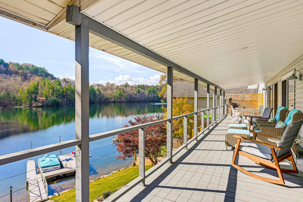 Cozy Lake Santeetlah Cottage with Dock & 3 Kayaks! - Chambres d'hôtes Robbinsville