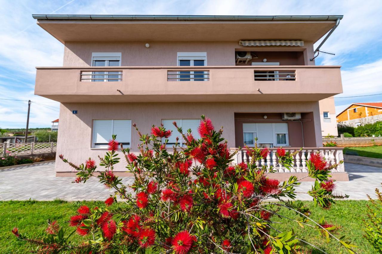 MY DALMATIA - Sea view apartment Nika with private parking - Chambres d’hôtes Posedarje