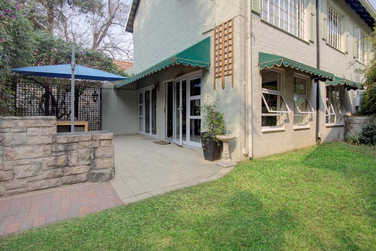 Regency Rose at Chaplin Manor - B&B Johannesburg