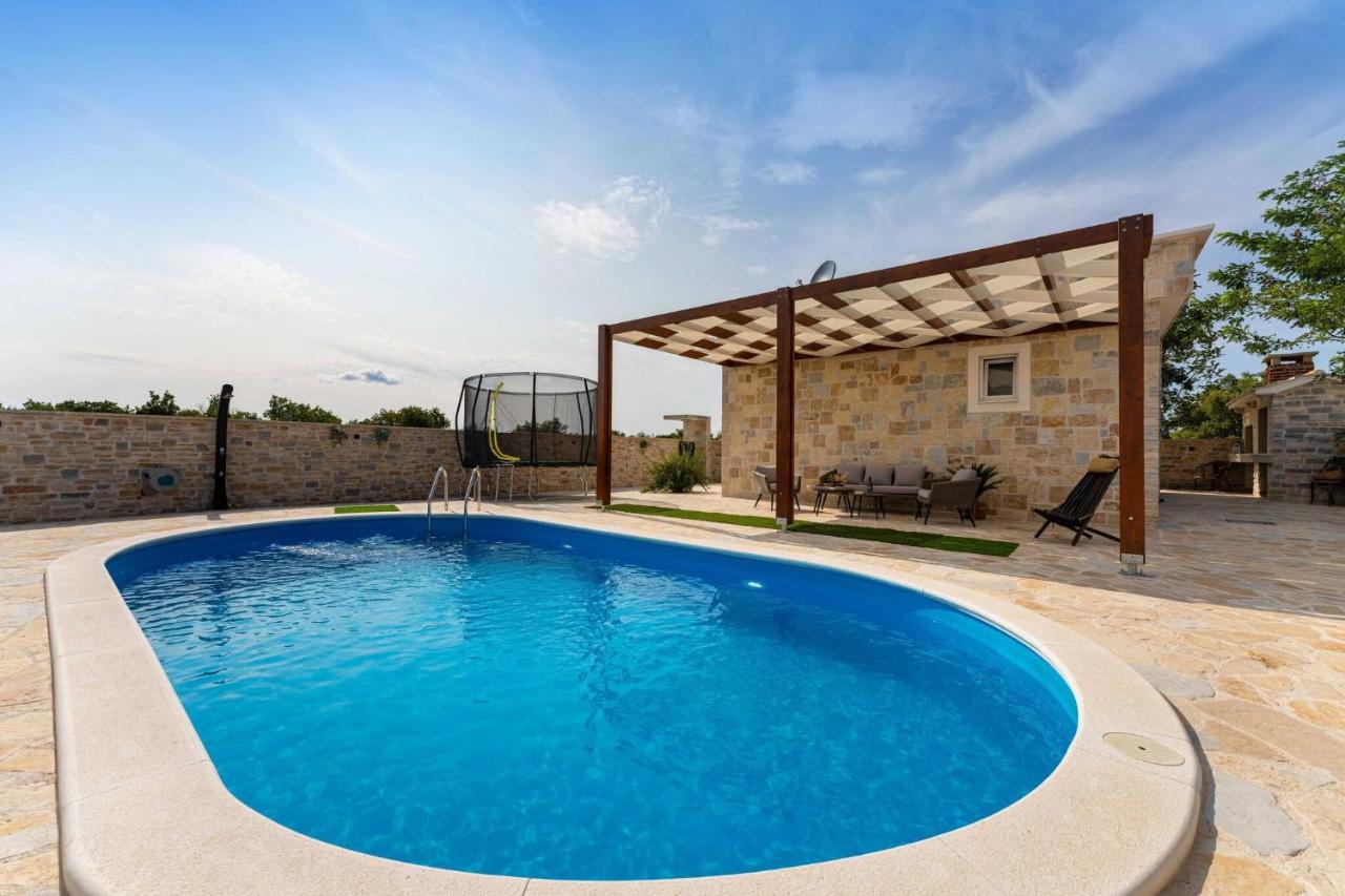 MY DALMATIA - Holiday home Katalea with private swimming pool - B&B Šopot