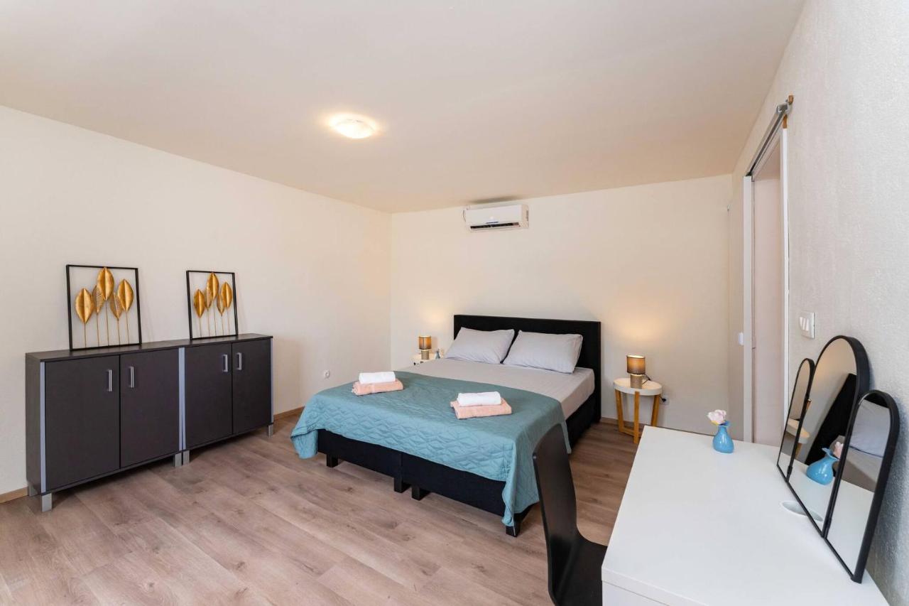 MY DALMATIA - Holiday home Burgija with private swimming pool - Ferienwohnung Benkovac