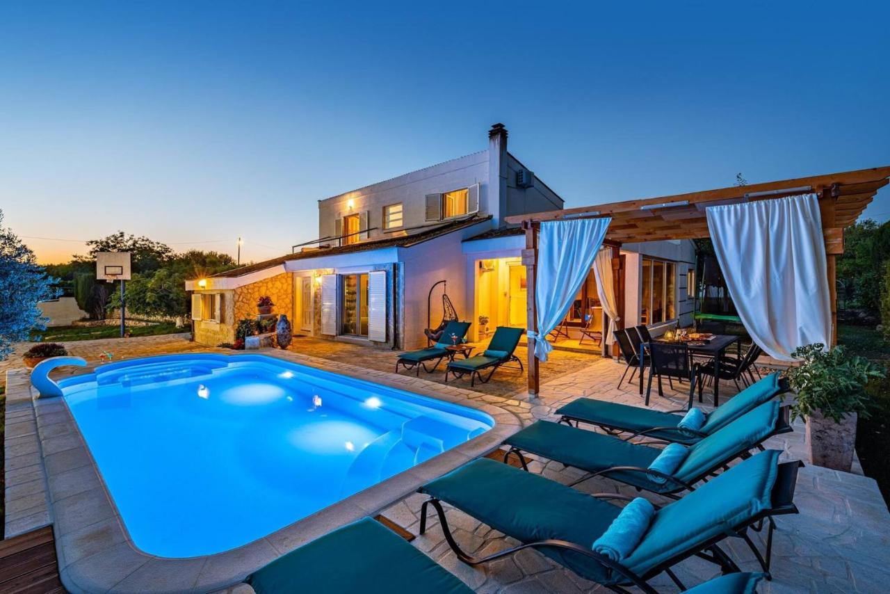 MY DALMATIA - Villa Elia with private pool and panoramic sea view - Bed and Breakfast Zadar