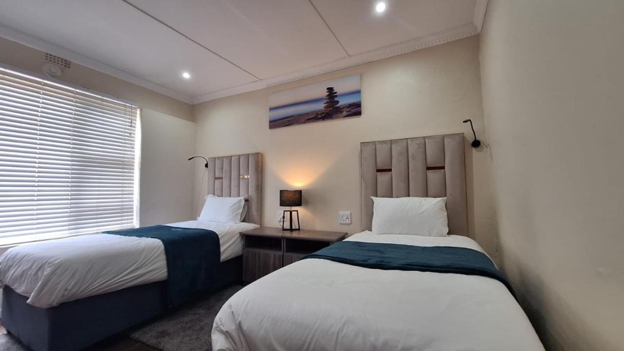 Twin Room with Private Bathroom