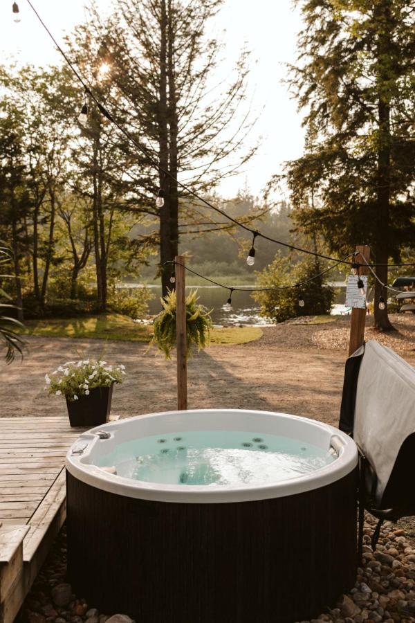 Wolegib Waterfront Retreat in Muskoka - B&B Huntsville
