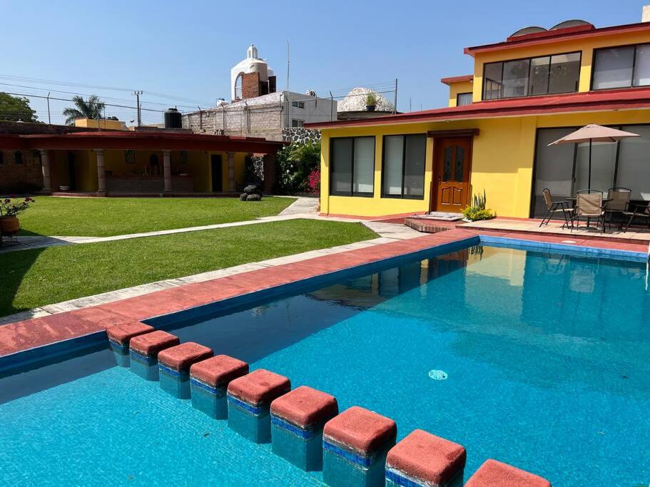 BURGOS CUERNAVACA CASa DE DESCANSO AMPLIO JARDÍN - B&B Temixco