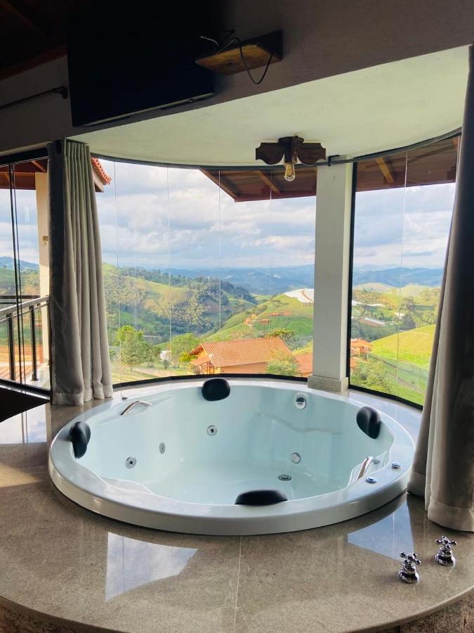 Deluxe Suite with Spa Bath