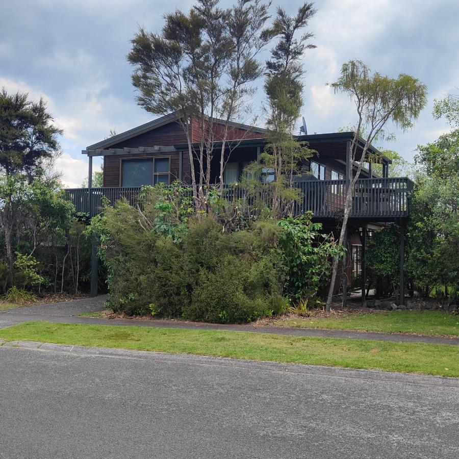 Lake and Bush Haven - B&B