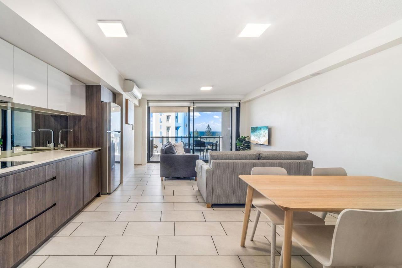 First Light Mooloolaba 9th floor apartment with ocean views - B&B