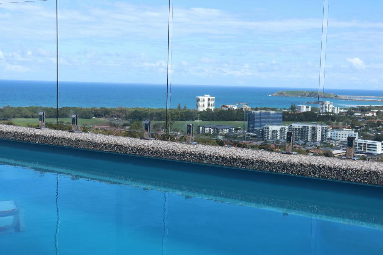 Mountain-Top Ocean View in Coffs Harbour - B&B