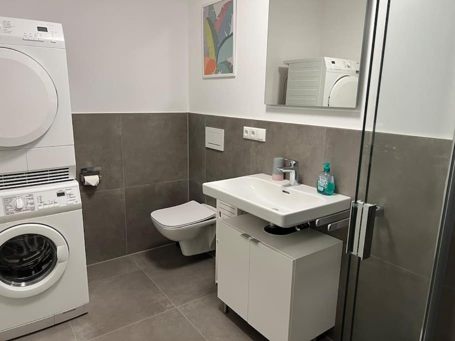 Schöne Wohnung in Traumlage - B&B Tegernheim