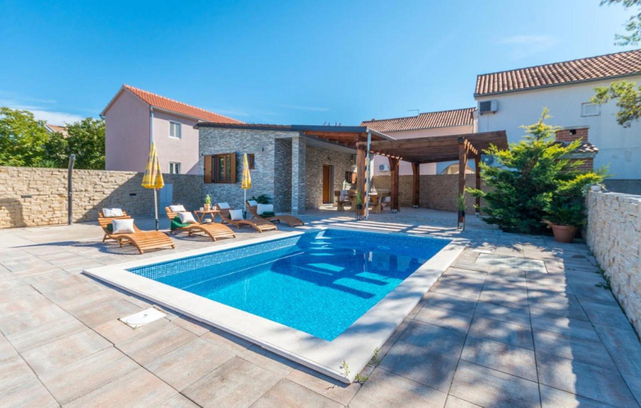 Holiday Home Ema with pool - Ferienwohnung Biograd na Moru
