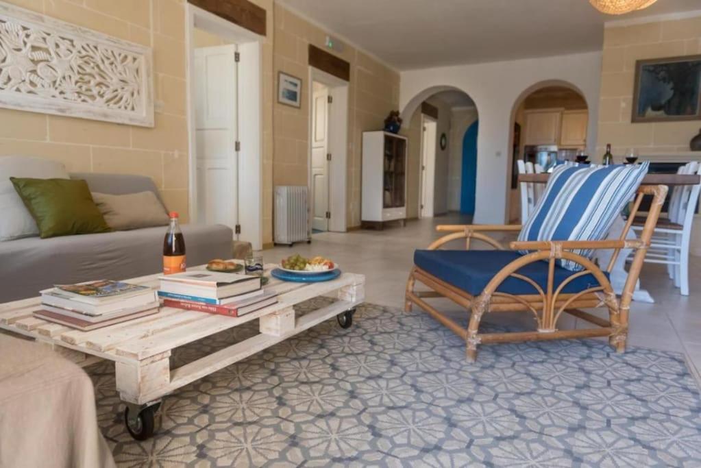 Charming Apartment with Large Terrace and Sea Views - Chambres d’hôtes Xagħra