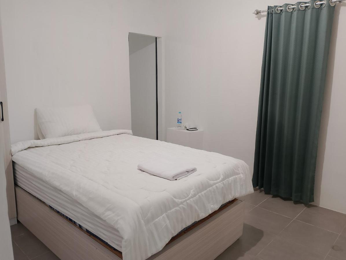Achazia Homestay - Bed and Breakfast
