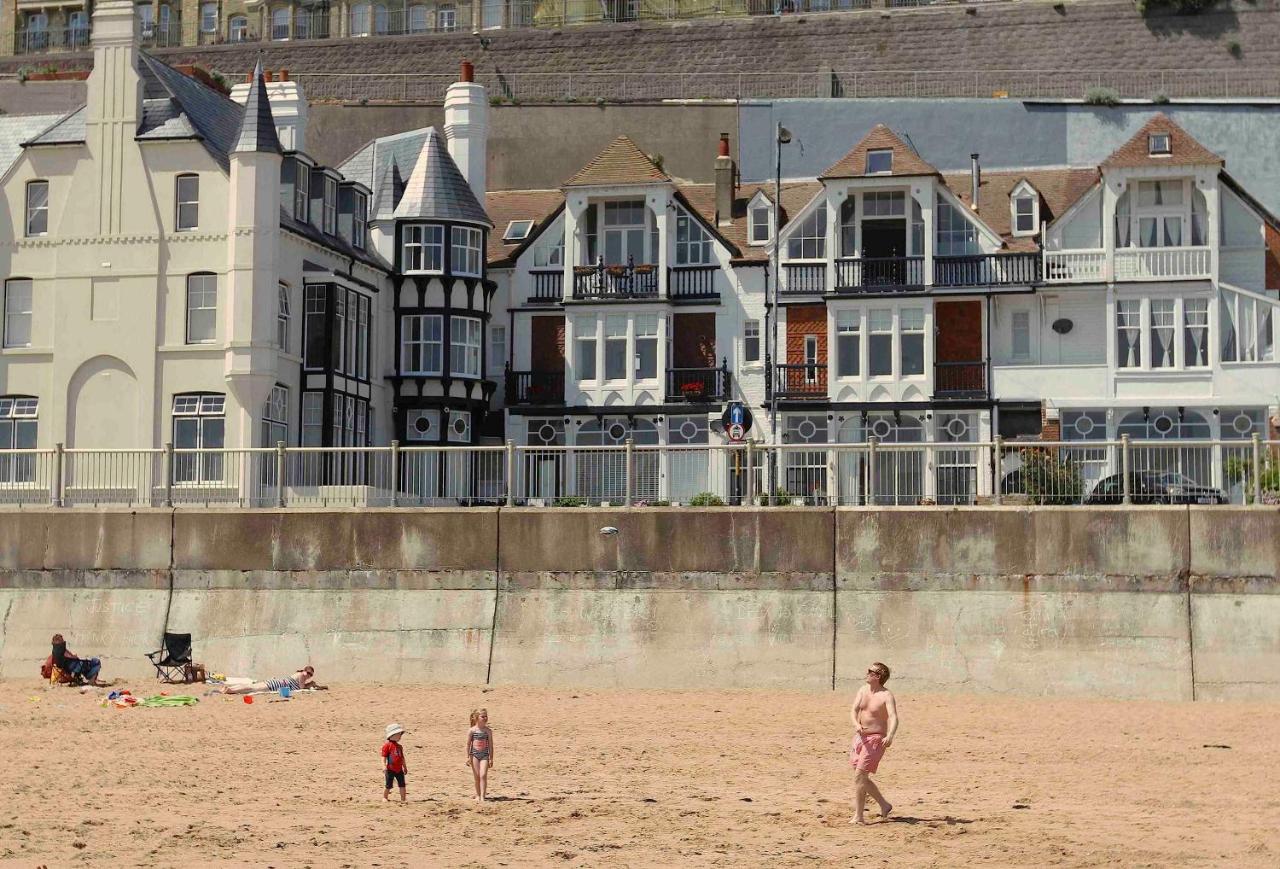 Seaside Beach House and Smugglers Caves - B&B