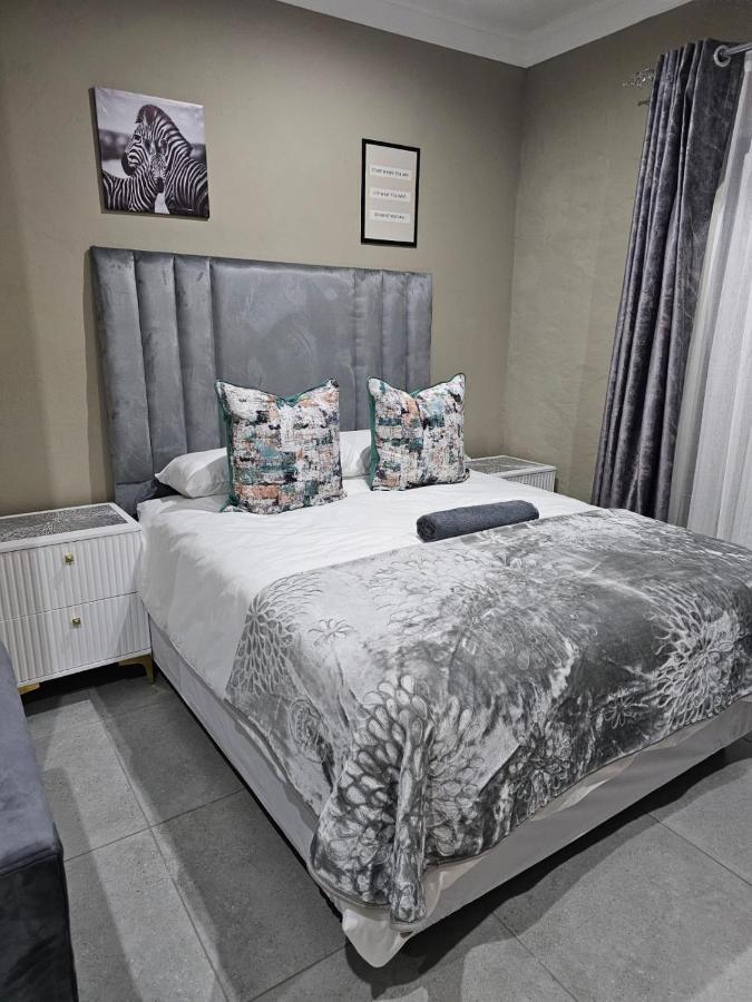 Peaceful Stay - Deluxe suite - B&B Sasolburg
