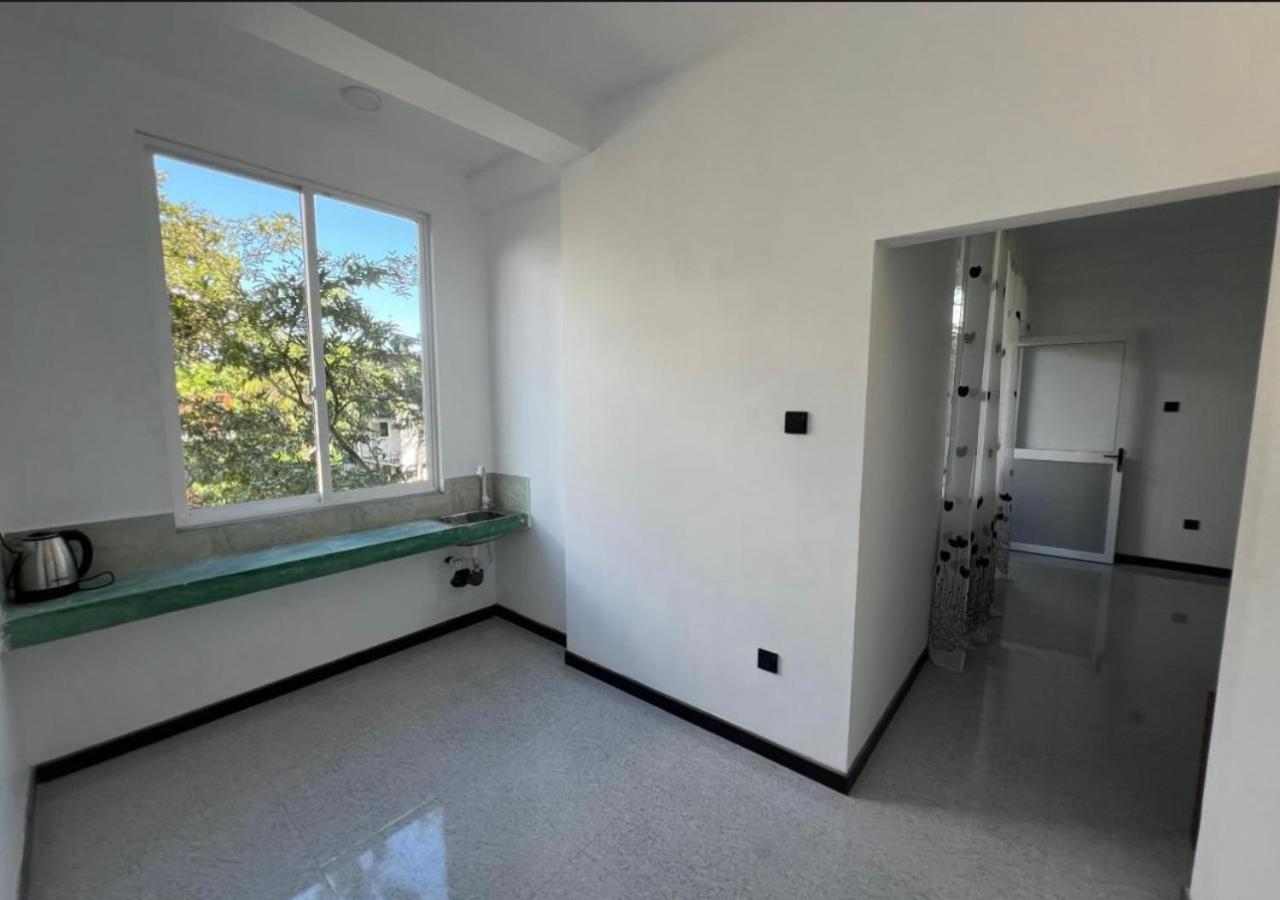 Nio Lit - Ferienwohnung Weligama