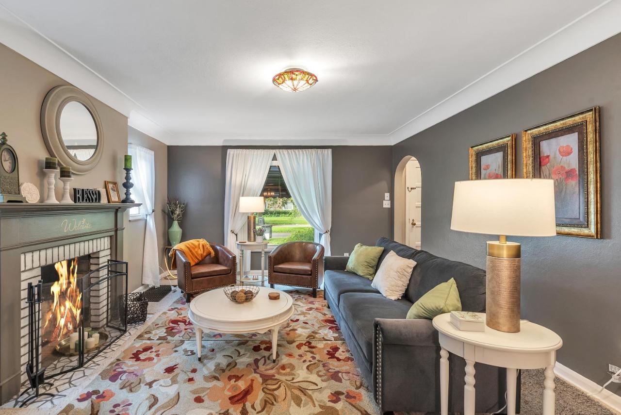 Two Bedroom, King bed, Private Cottage - B&B