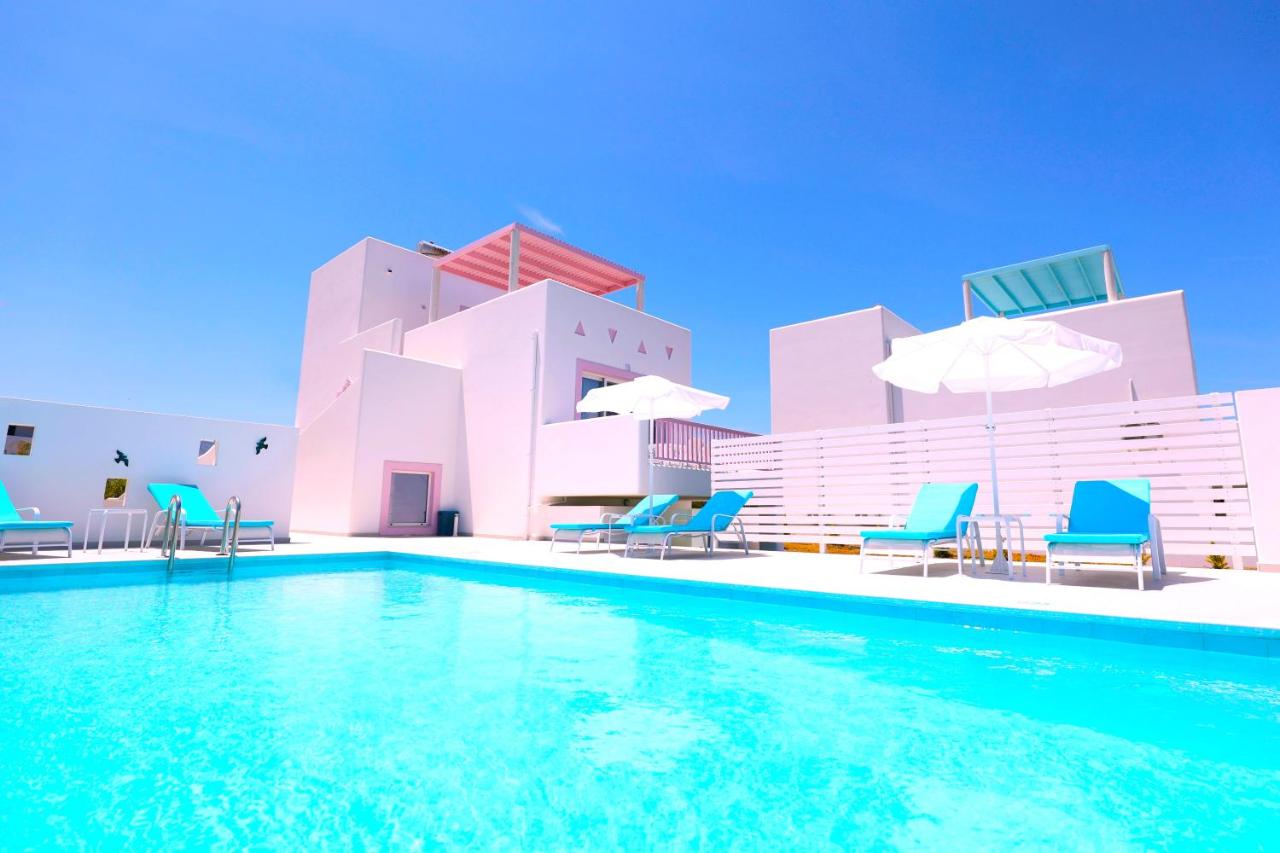 XENOS VILLA 6 With a private pool near the sea - B&B