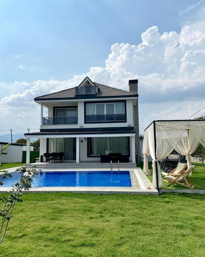 Villa Ece - B&B