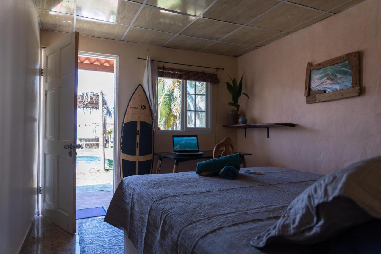 Zimmer mit Queensize-Bett und Meerblick