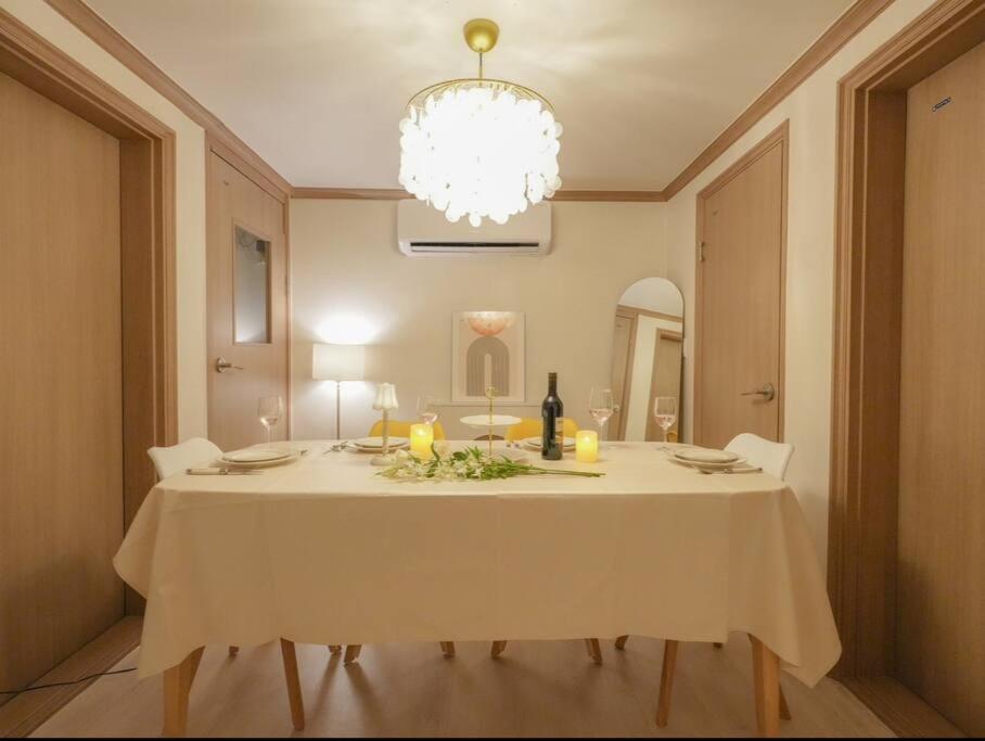 Hwaseong Haenggung Palace ATTISTAY ATTISTAY - B&B