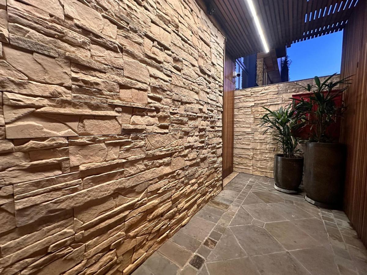 Apartamento frente Av Osvaldo Aranha Centro Canela - B&B Canela