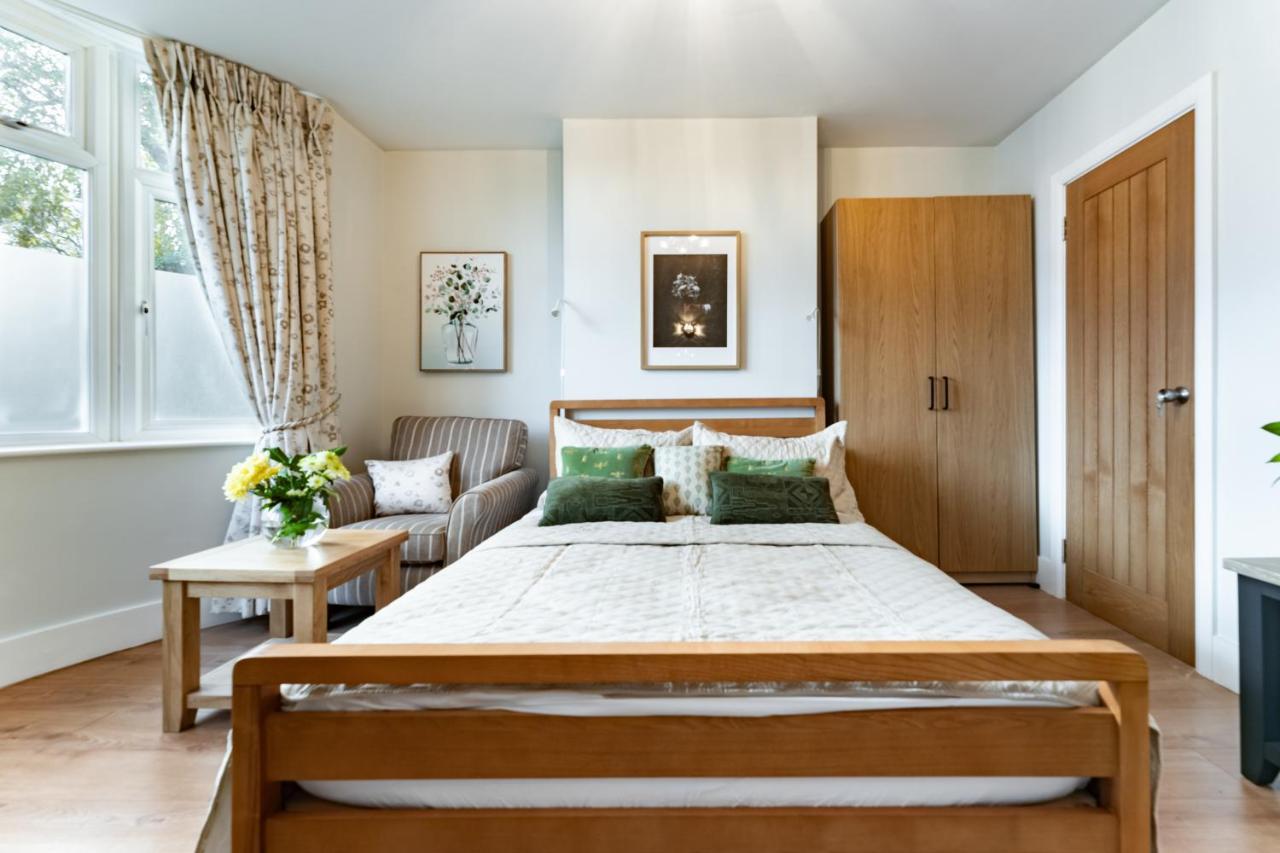 Deluxe Double Room with Shower