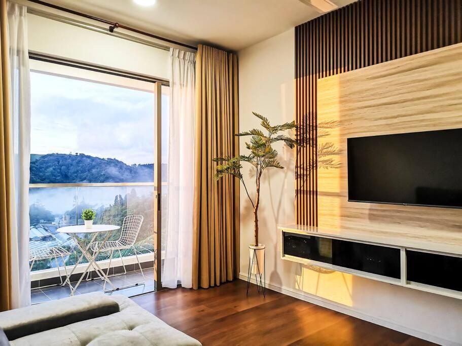Sunrise Serenity at Palas Horizon Residence - B&B
