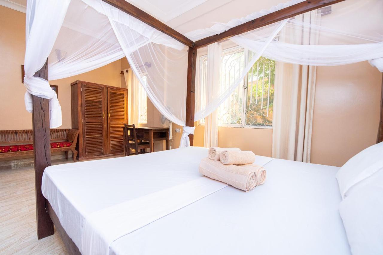 Habitación Doble con vistas a la piscina