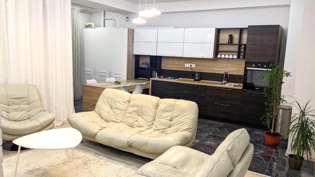 GoRent Tolstoi in Chisinau - B&B Chişinău