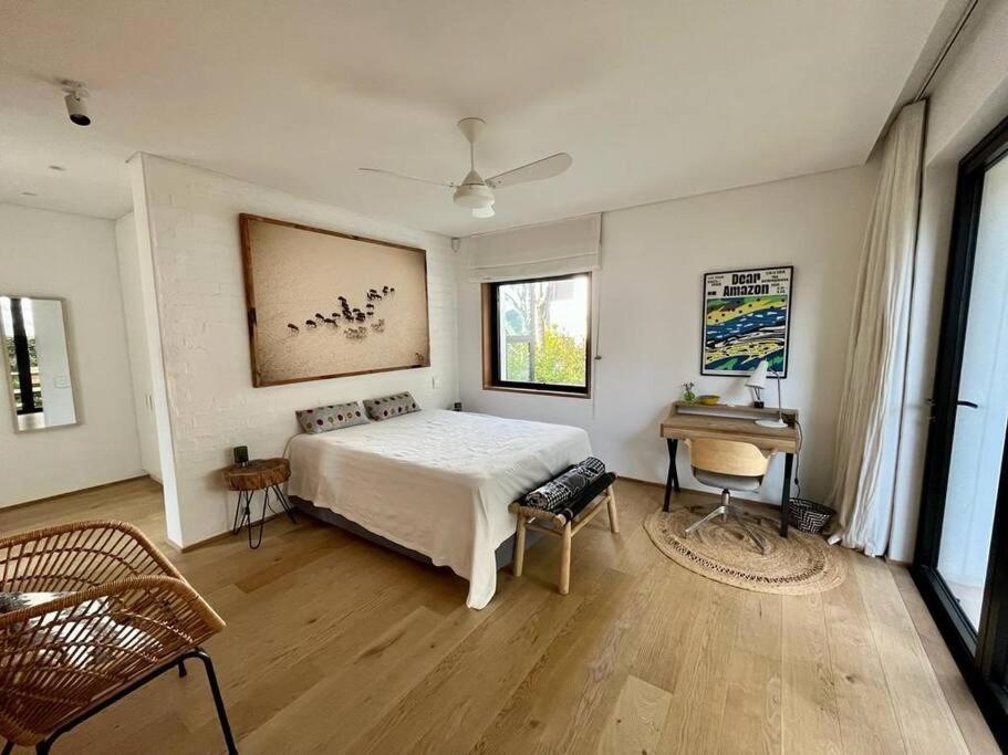 Modern studio on the foot of Table Mountain - B&B
