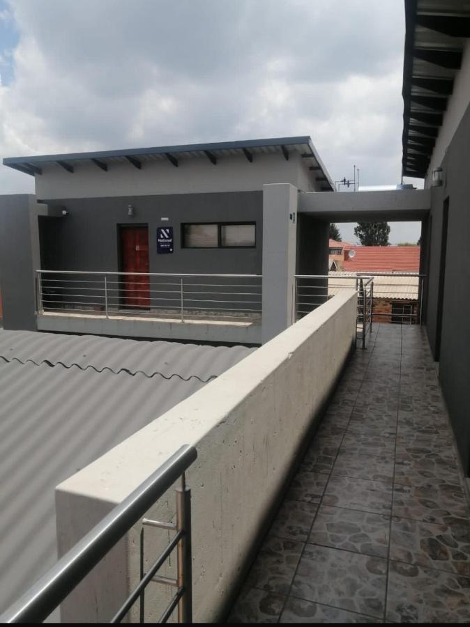 Nibahle Majuba Guest House - B&B