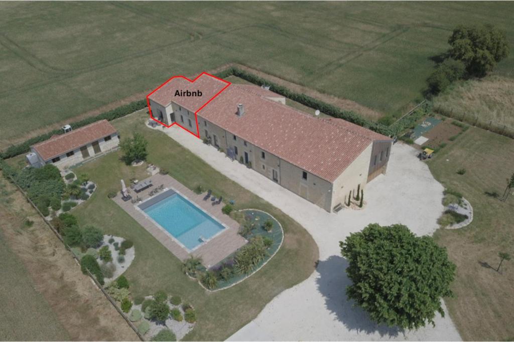 Luxury 1 bed house with shared pool - B&B