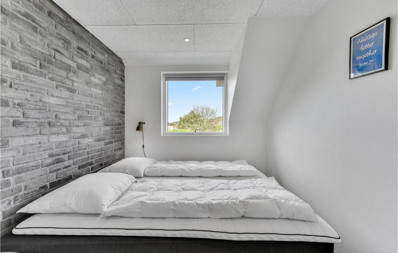 Eight-Bedroom Holiday Home