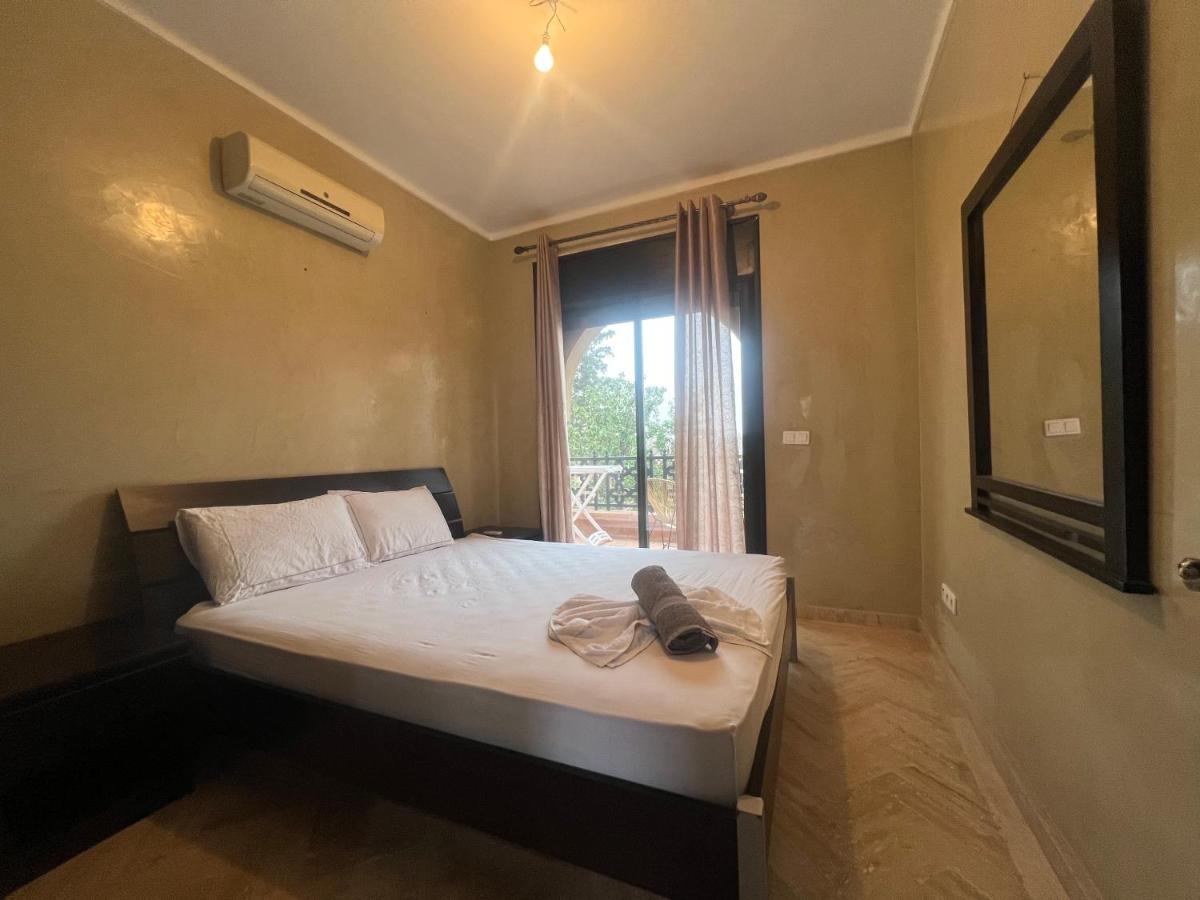 Apartamento de 1 dormitorio con balcón y vistas a la montaña 
