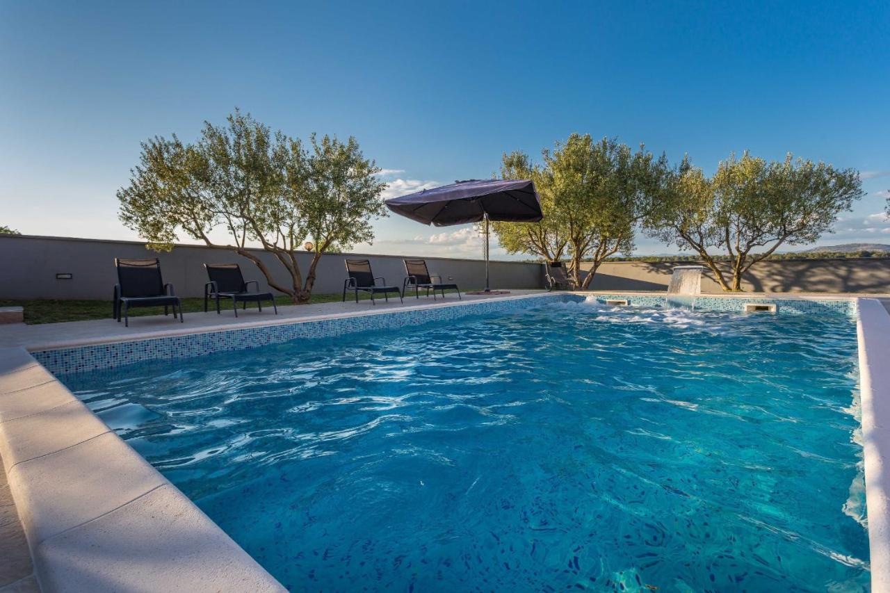 MY DALMATIA - Villa Simone with private pool and beautiful garden - Chambres d’hôtes Biograd na Moru