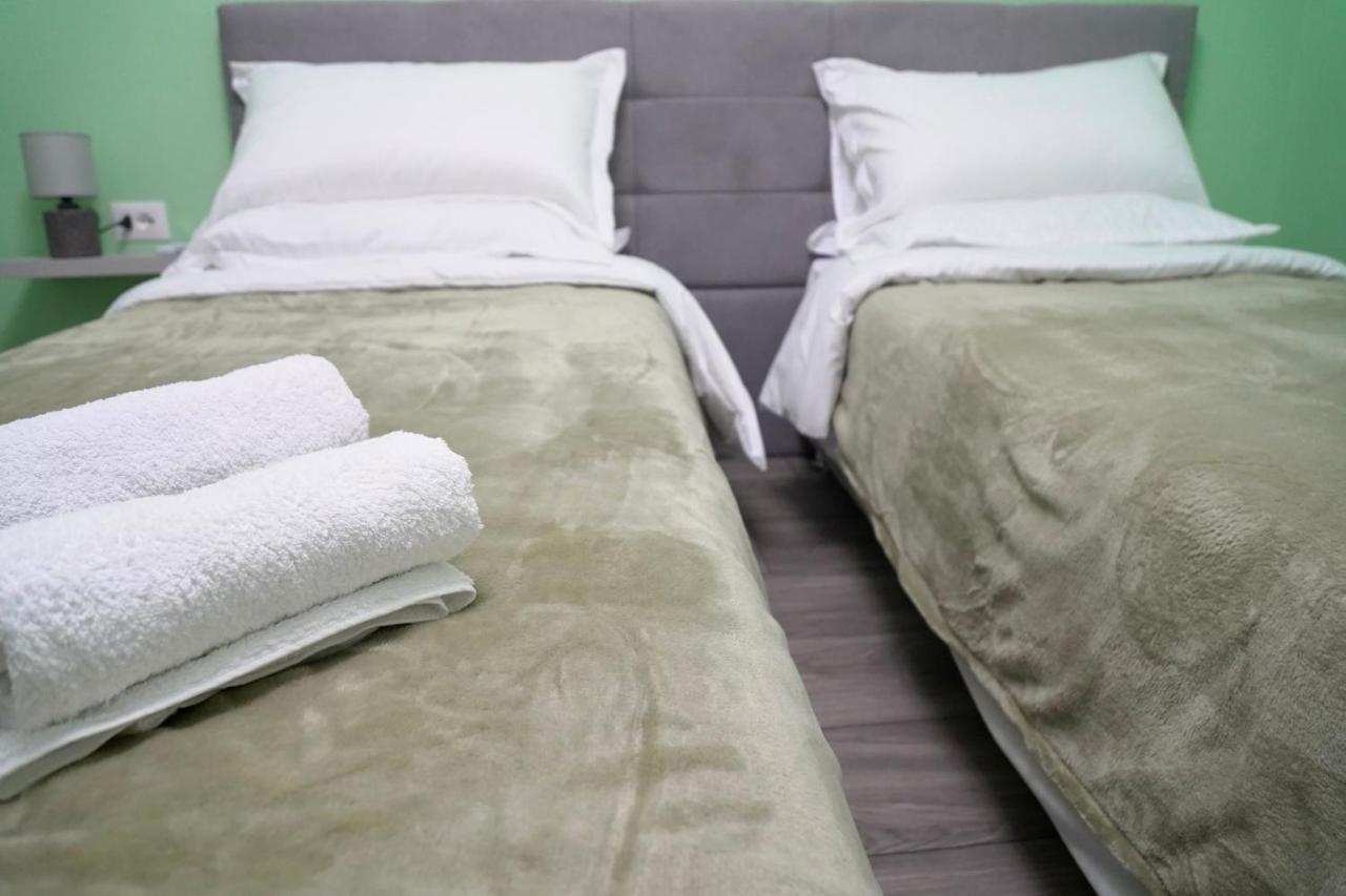 Doppel- oder Zweibettzimmer