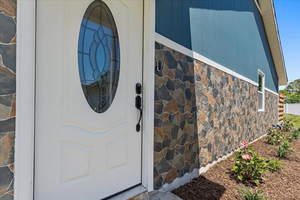 Cheerful 2 Bedroom - B&B Englewood