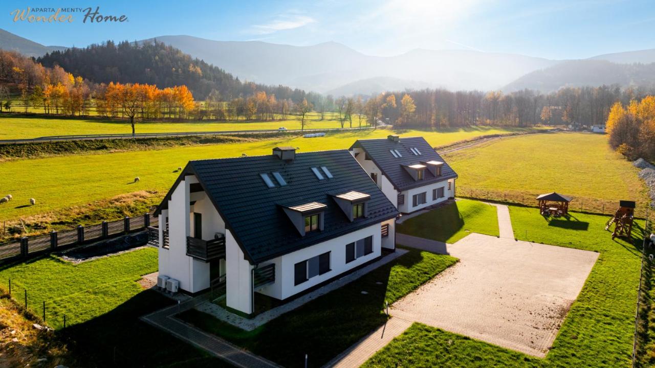 Wonder Home - Domek Sielsko Czarodziejsko blisko Karpacza, z widokiem na góry i tarasem
