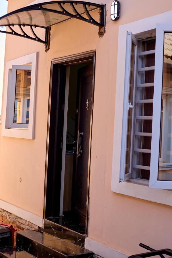 Builders Homes and Apartments - Ferienwohnung