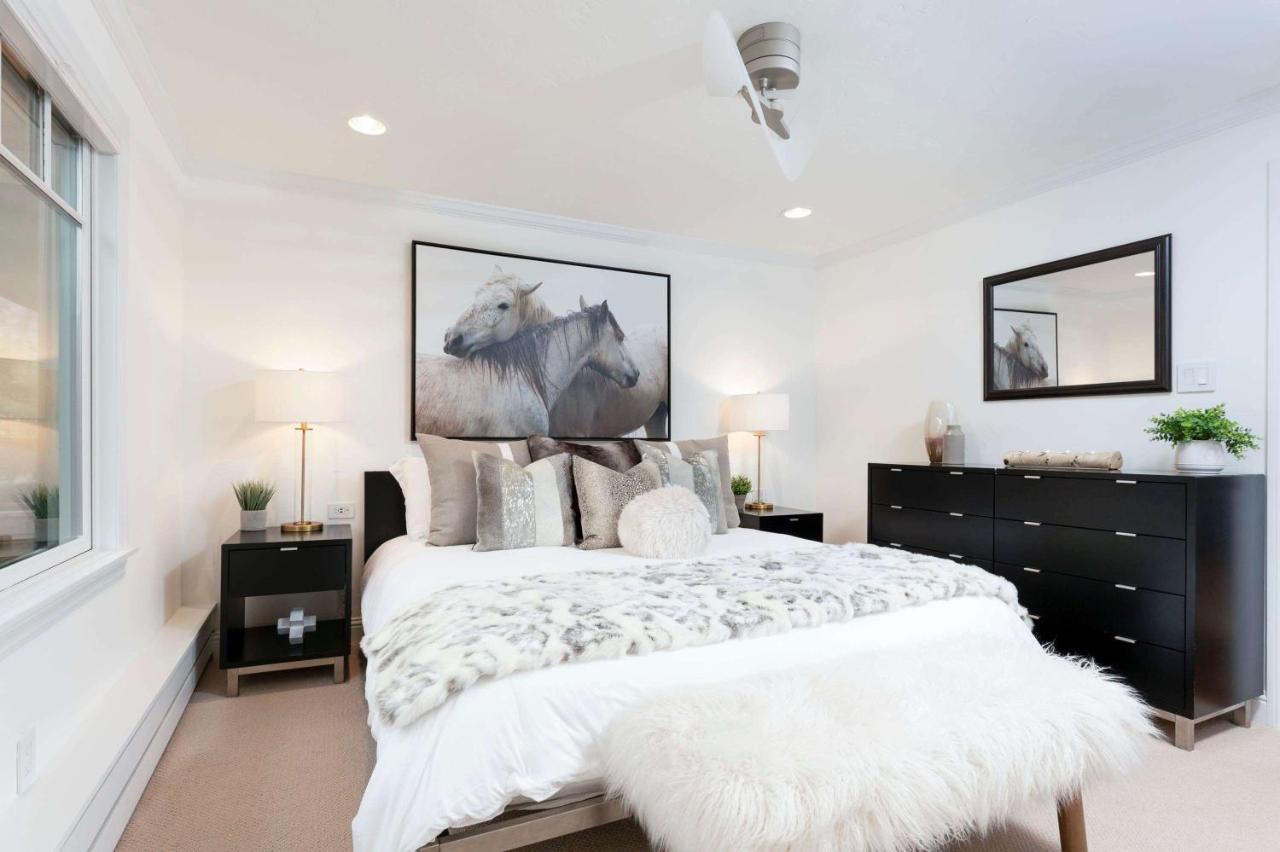 Updated 3BR, 3BA with Pool - Steps to Town - Chambres d’hôtes Aspen