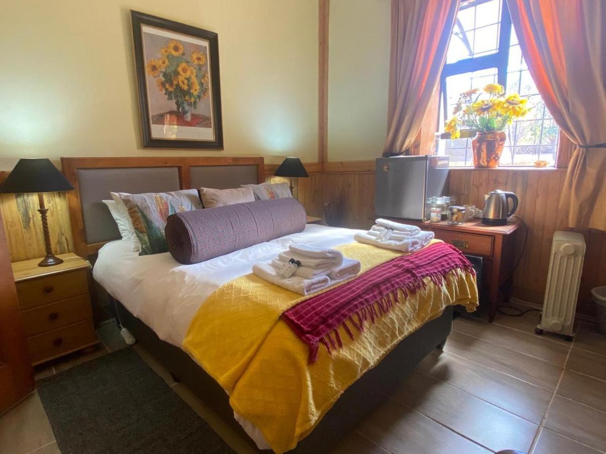 Double Room with Shared Bathroom