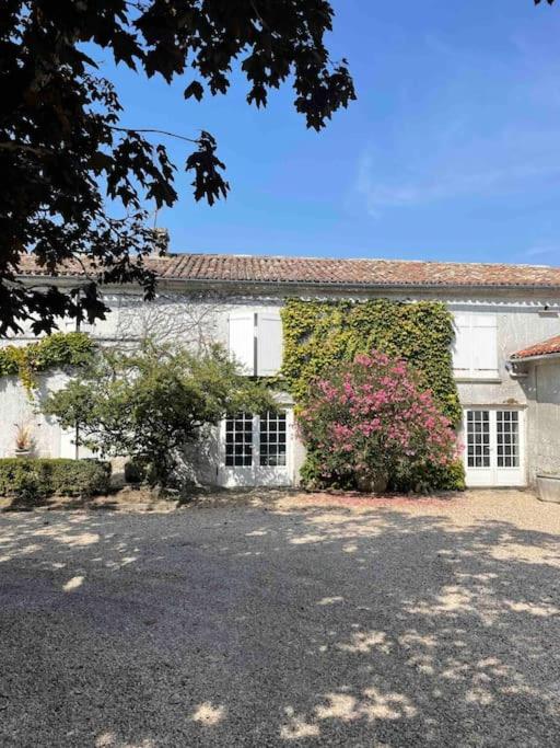 Maison 8 pers, piscine, au cœur du pays de Cognac - B&B Malaville