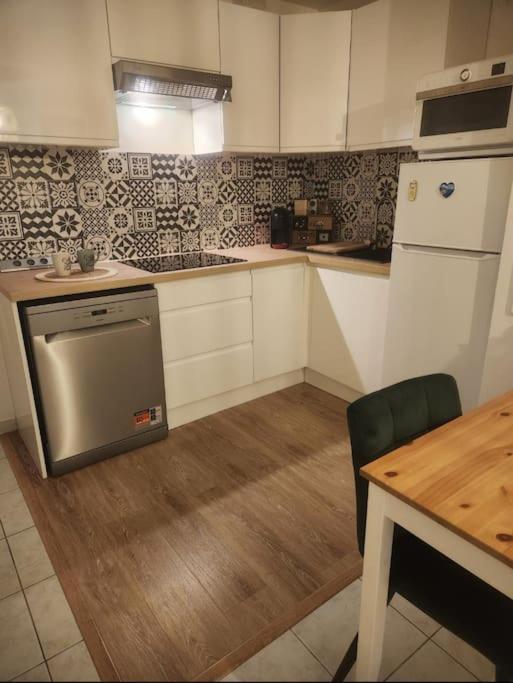 Charmant Appart'Hôtel Lit 160, Parking Gratuit, Terrasse, option SPA - B&B Avion