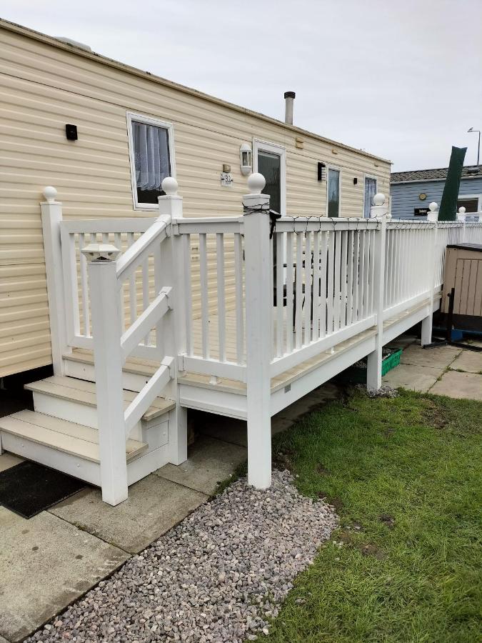 3 Bedroom Caravan, Edi Rita, Robin Hood, Pet Friendly - B&B