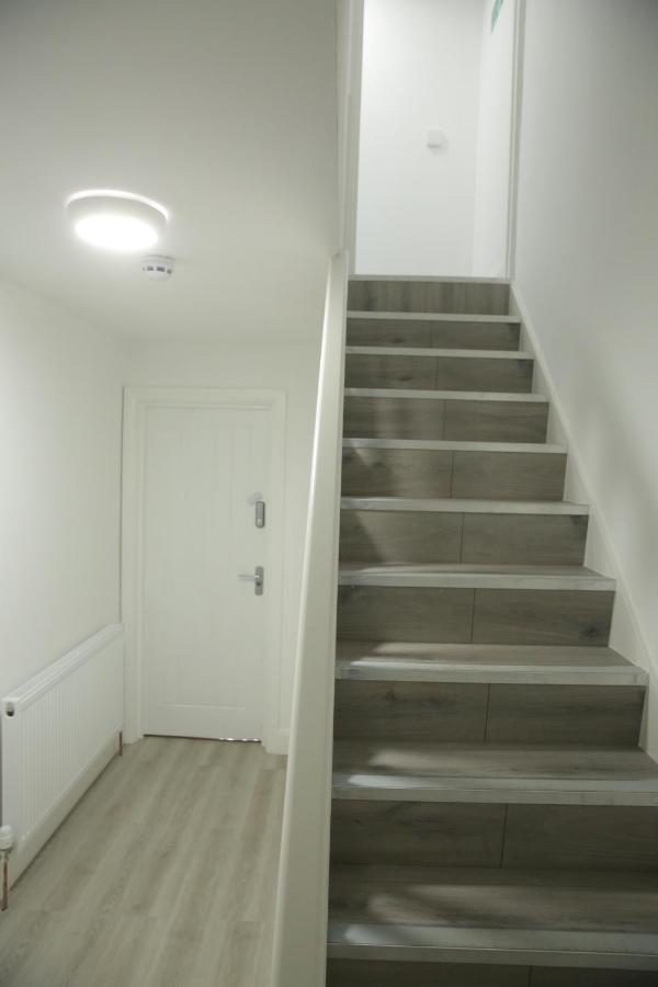 Private Ensuite 4 min drive to Luton Airport - Chambres d’hôtes