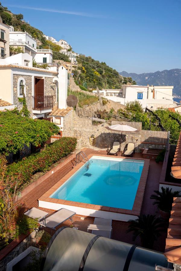 Villa Miramare, piscina e parcheggio a Conca dei Marini - B&B Conca dei Marini